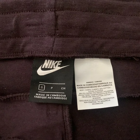 Men’s Nike Small jogger, worn only once or twice, rich plum color - Picture 3 of 5
